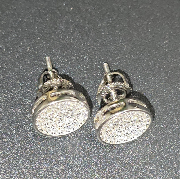 ✨ 0.39 CTW Moissanite Round Pavé Stud Earrings | S925 Silver | VVS D Color ✨ - Picture 4 of 4